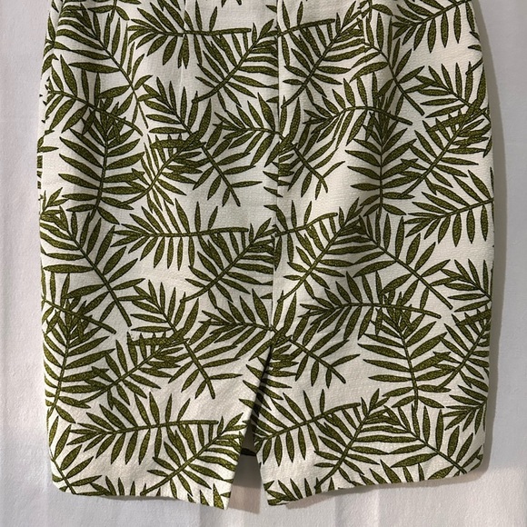 Vintage-Inspired Ann Taylor White Skirt with Green Leaf Print – Size 4 (Small) - Picture 6 of 8